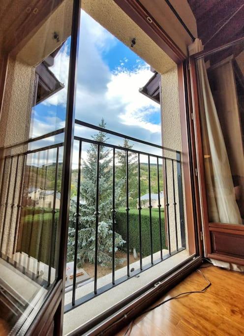 Le Nid Du Bouvreuil Apartment Angoustrine Bagian luar foto